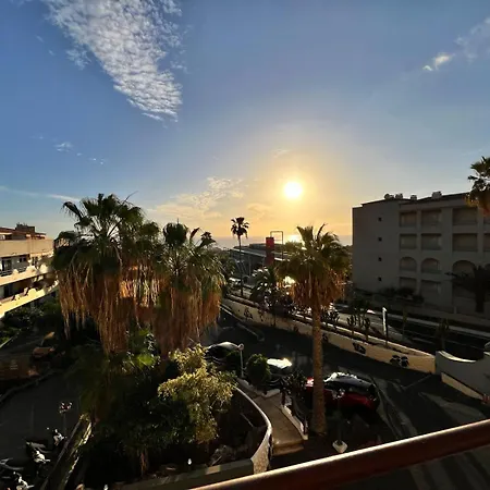 Spacious 1 Bedroom With Pool & Ocean View, Marina Palace Appartamento