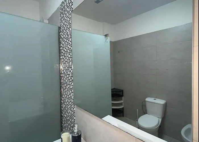 Spacious 1 Bedroom With Pool & Ocean View, Marina Palace *