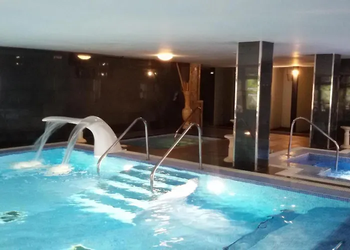 Daire Spacious 1 Bedroom With Pool & Ocean View, Marina Palace