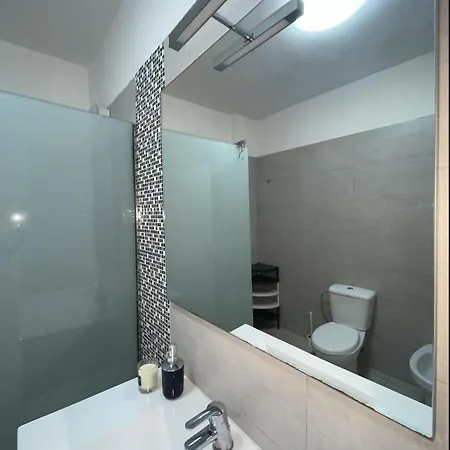 Spacious 1 Bedroom With Pool & Ocean View, Marina Palace *