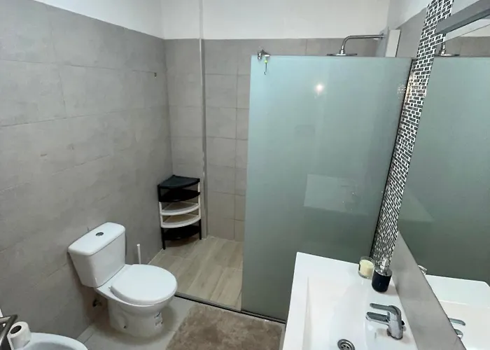 Spacious 1 Bedroom With Pool & Ocean View, Marina Palace * Адехе