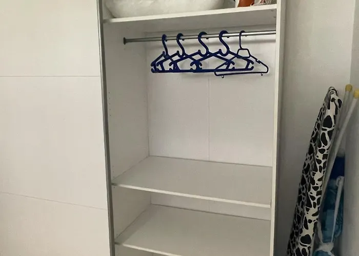 Spacious 1 Bedroom With Pool & Ocean View, Marina Palace 公寓 阿德耶