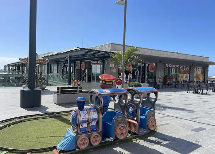 Spacious 1 Bedroom With Pool & Ocean View, Marina Palace Apartmán Costa Adeje (Tenerife)