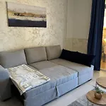 Spacious 1 Bedroom With Pool & Ocean View, Marina Palace